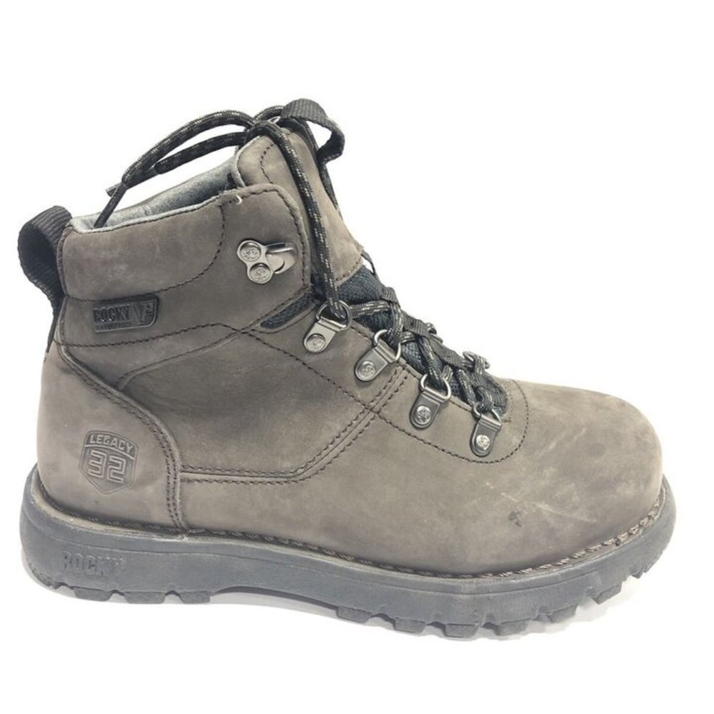 Rocky Womenโs Legacy 32, Waterproof Hiking Boots, Size 7W.